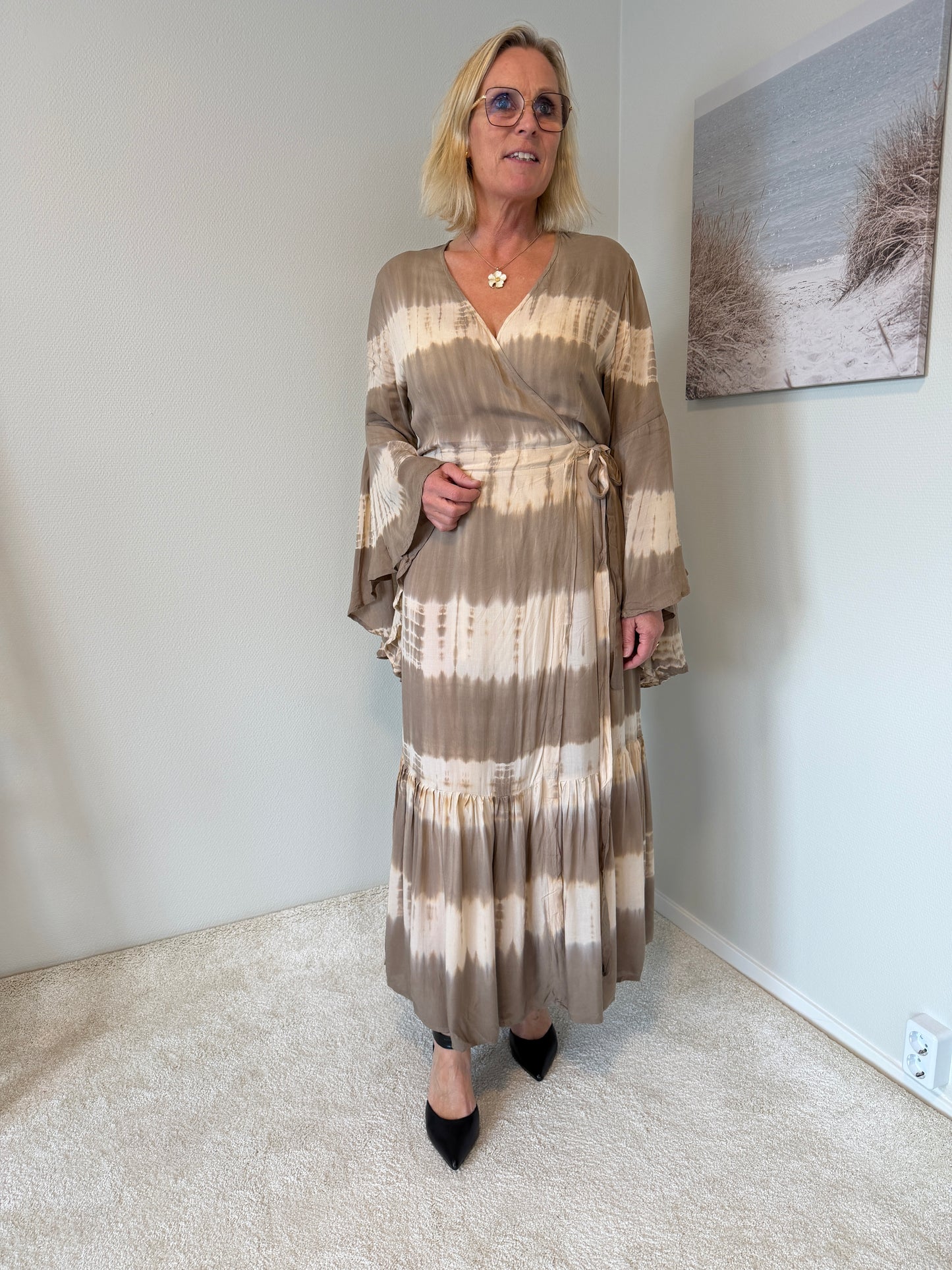 Maxi Dress (Taupe/White)