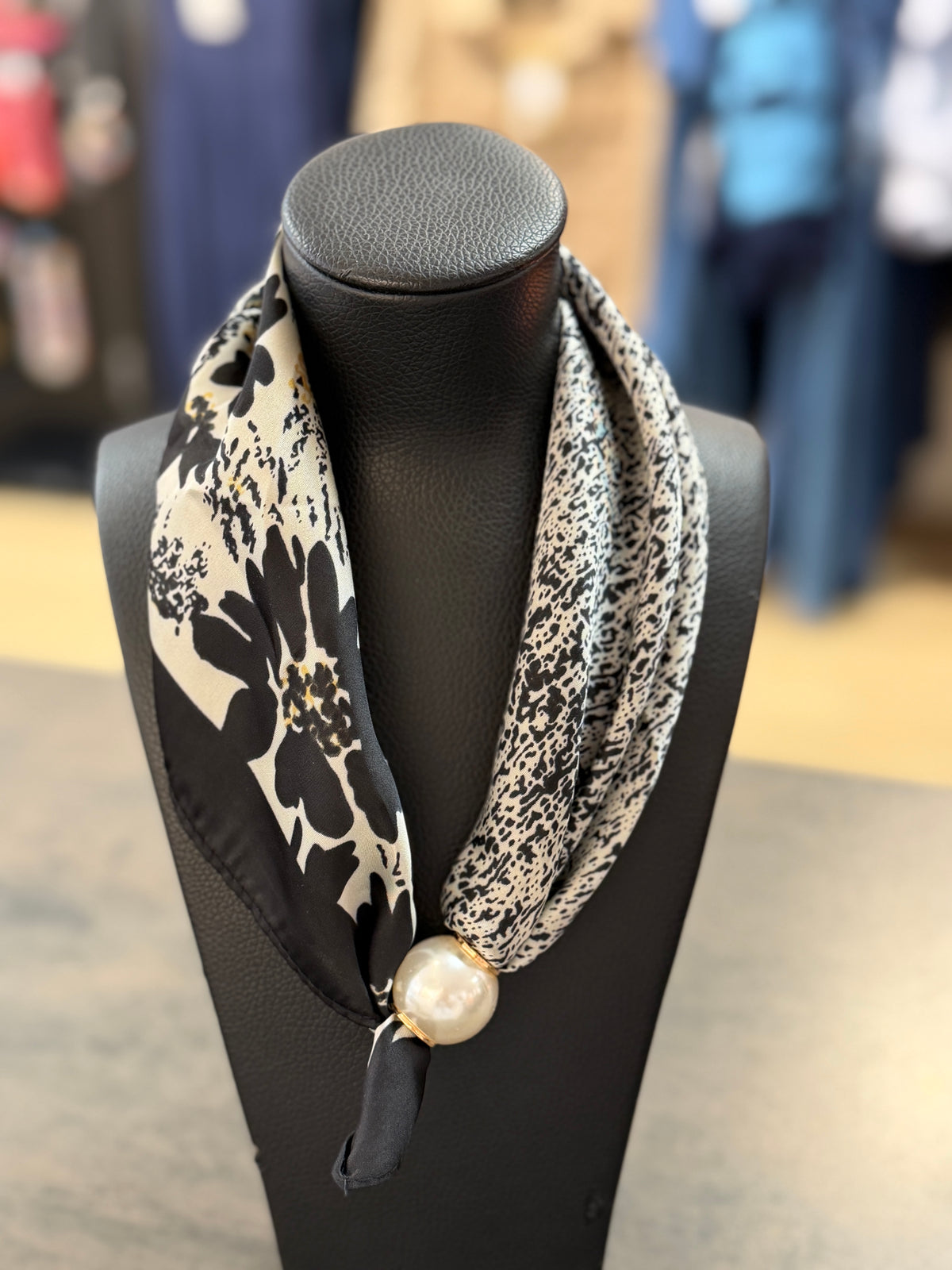 Scarf Beige Botten Med Svart (Svart)