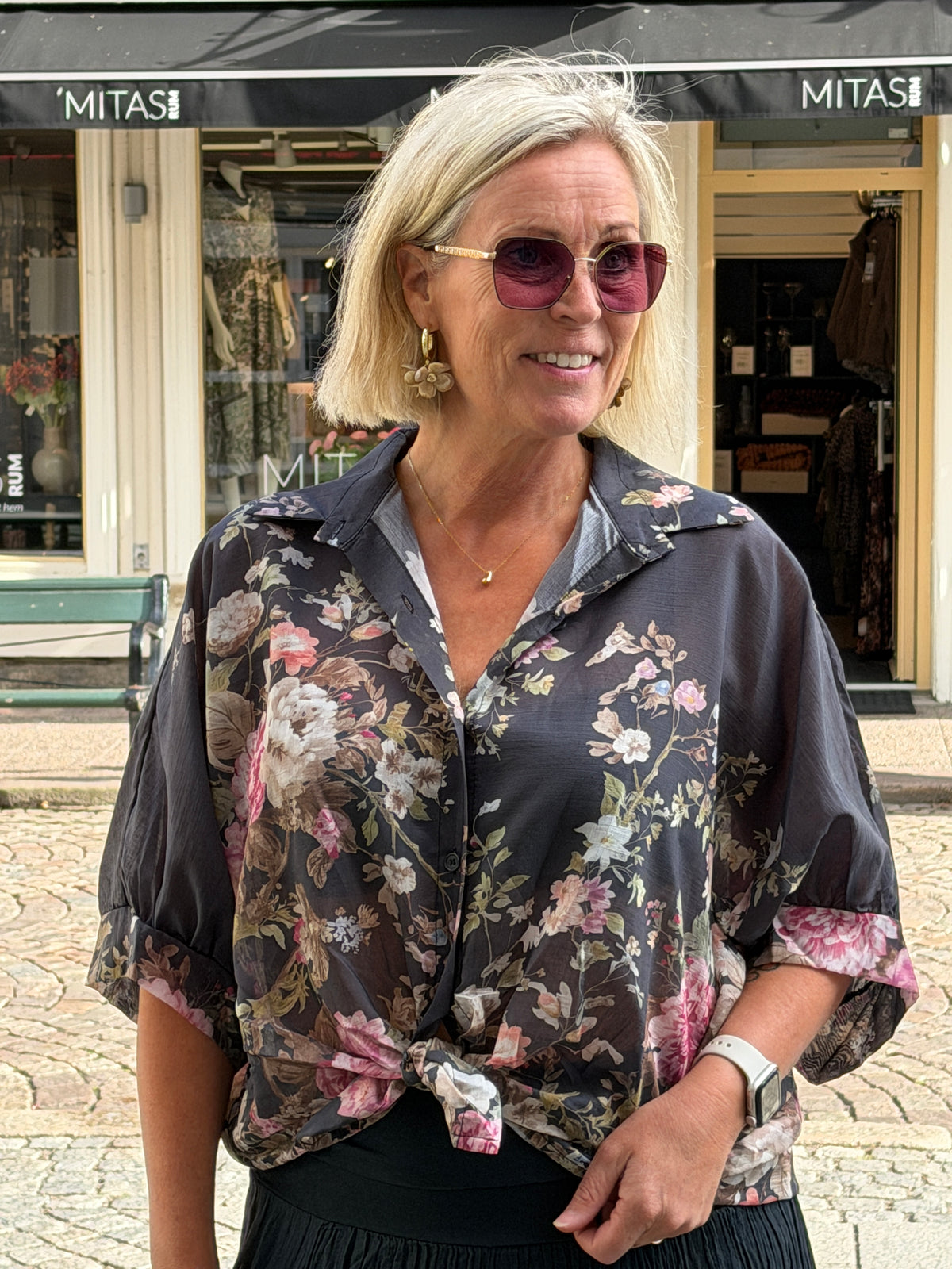 Challe Skjorta Blommig (Svart)