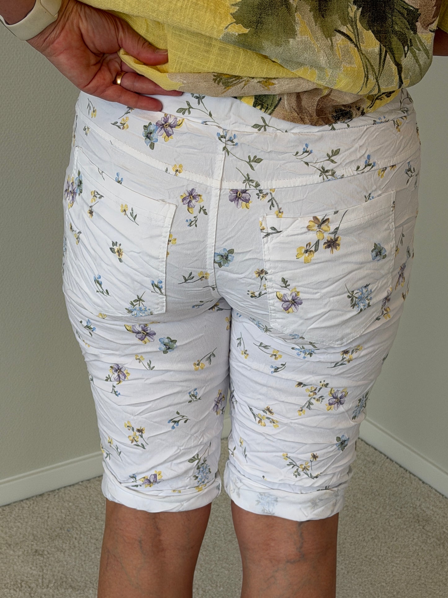 Mdcmaris Shorts (White)