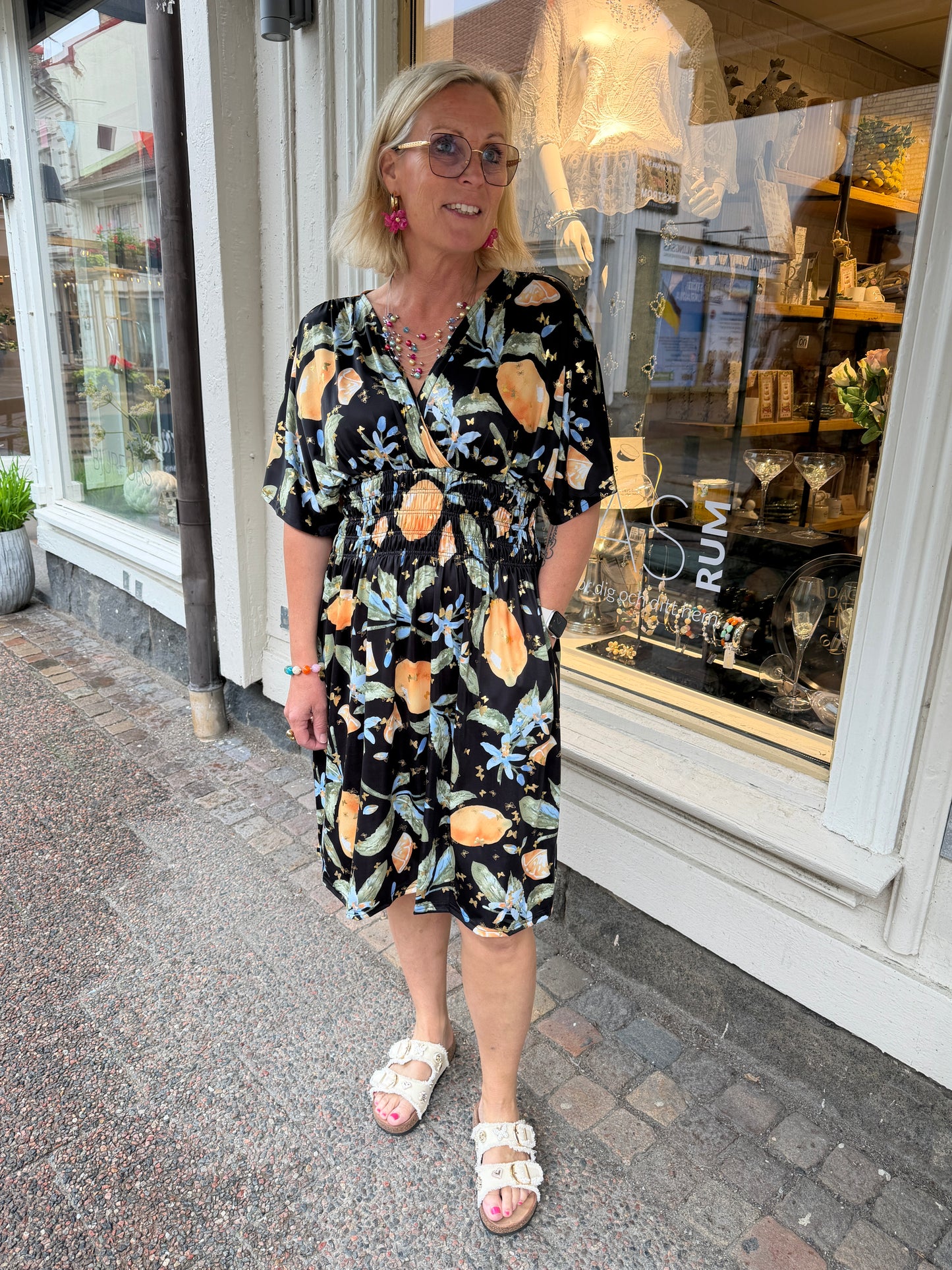 Alma Klännng Kort (Svart)