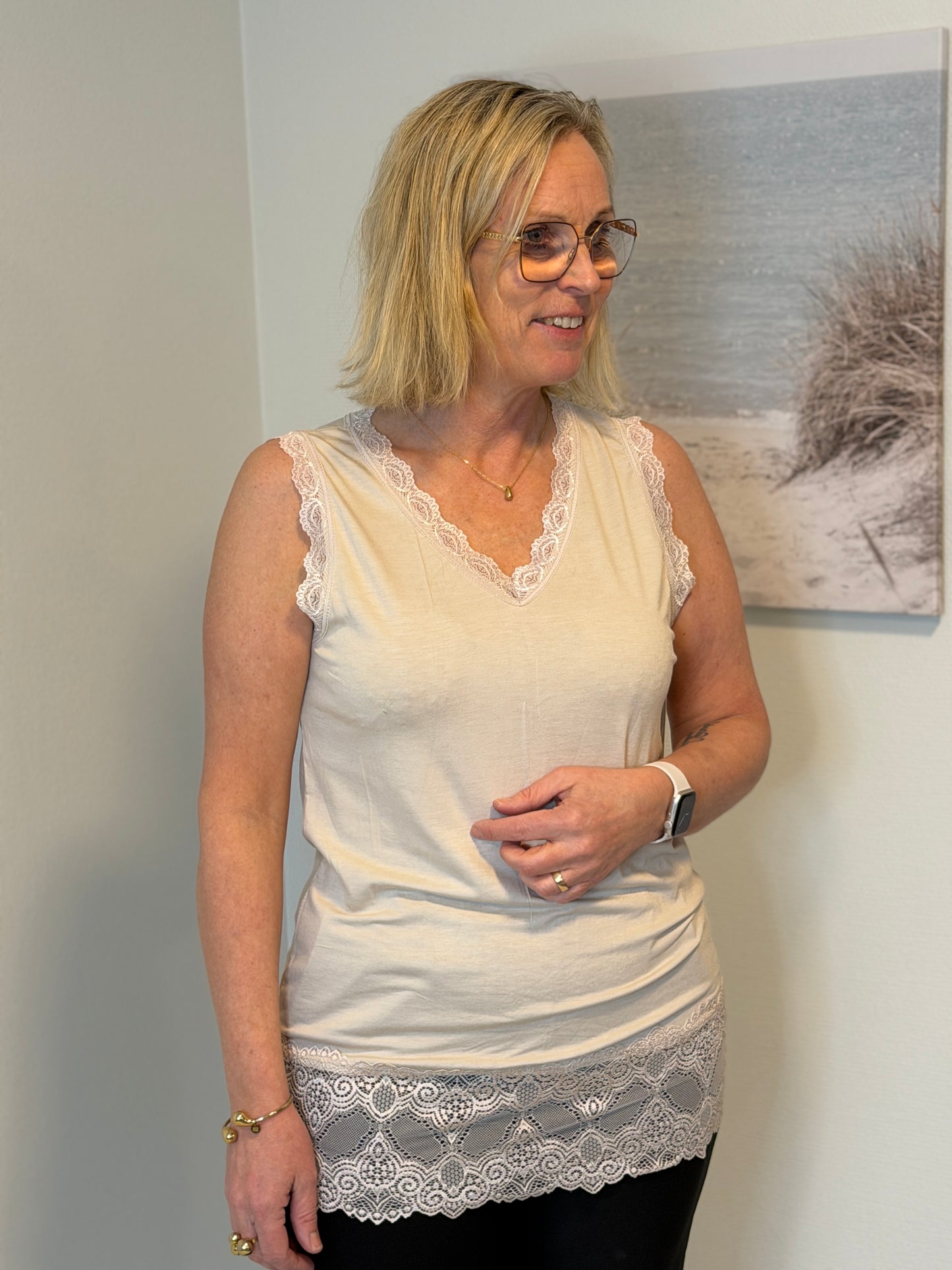 Spetslinne Beige (Beige)