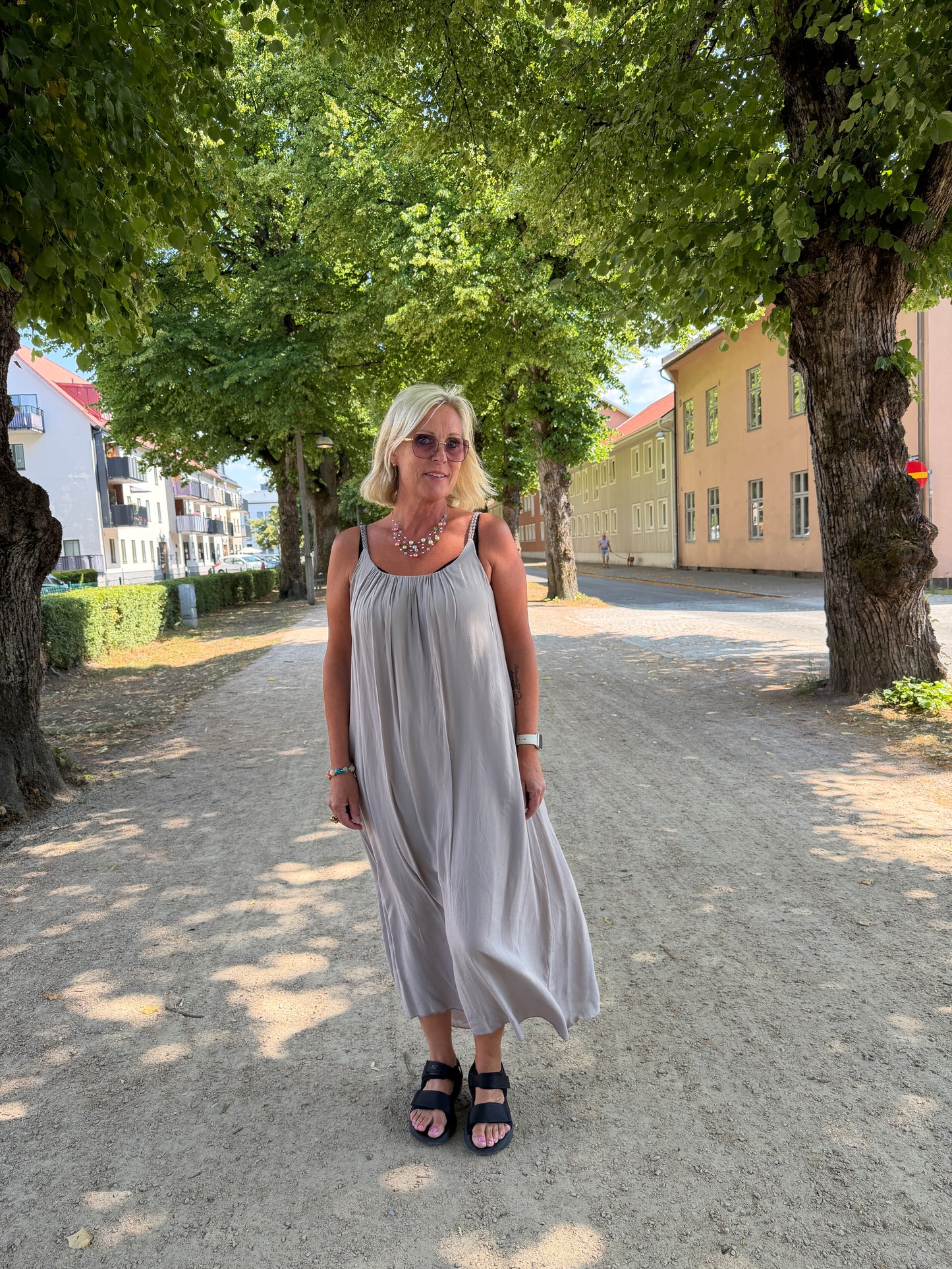 Klänning Smala Band (Taupe)