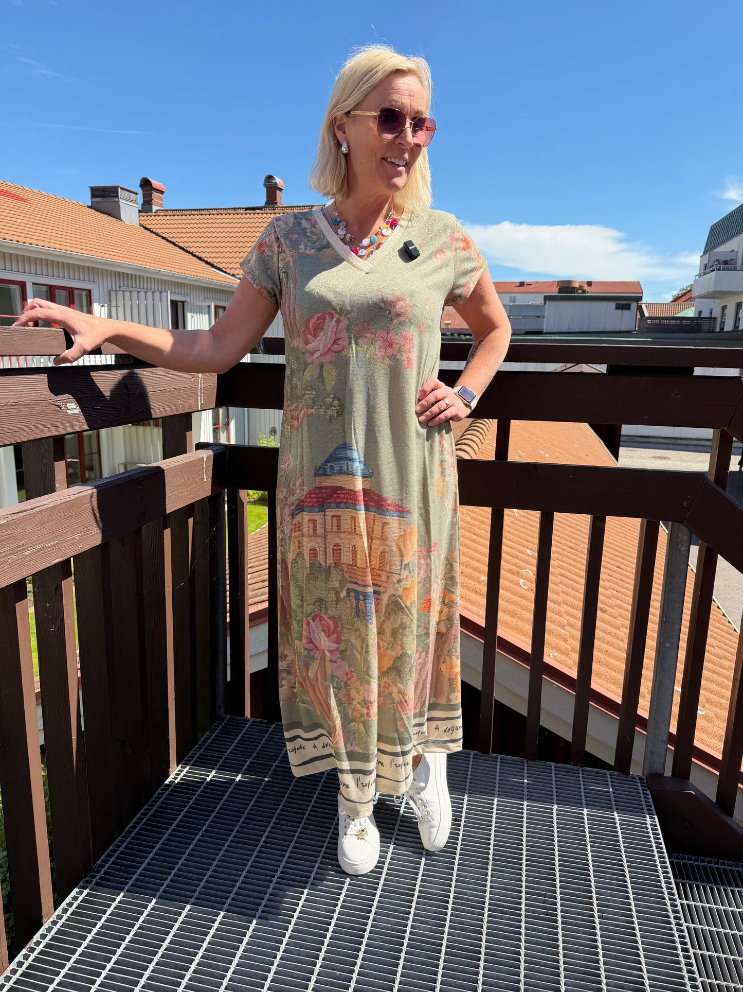 Yara Olive Blommig Midiklänning (Oaliv)