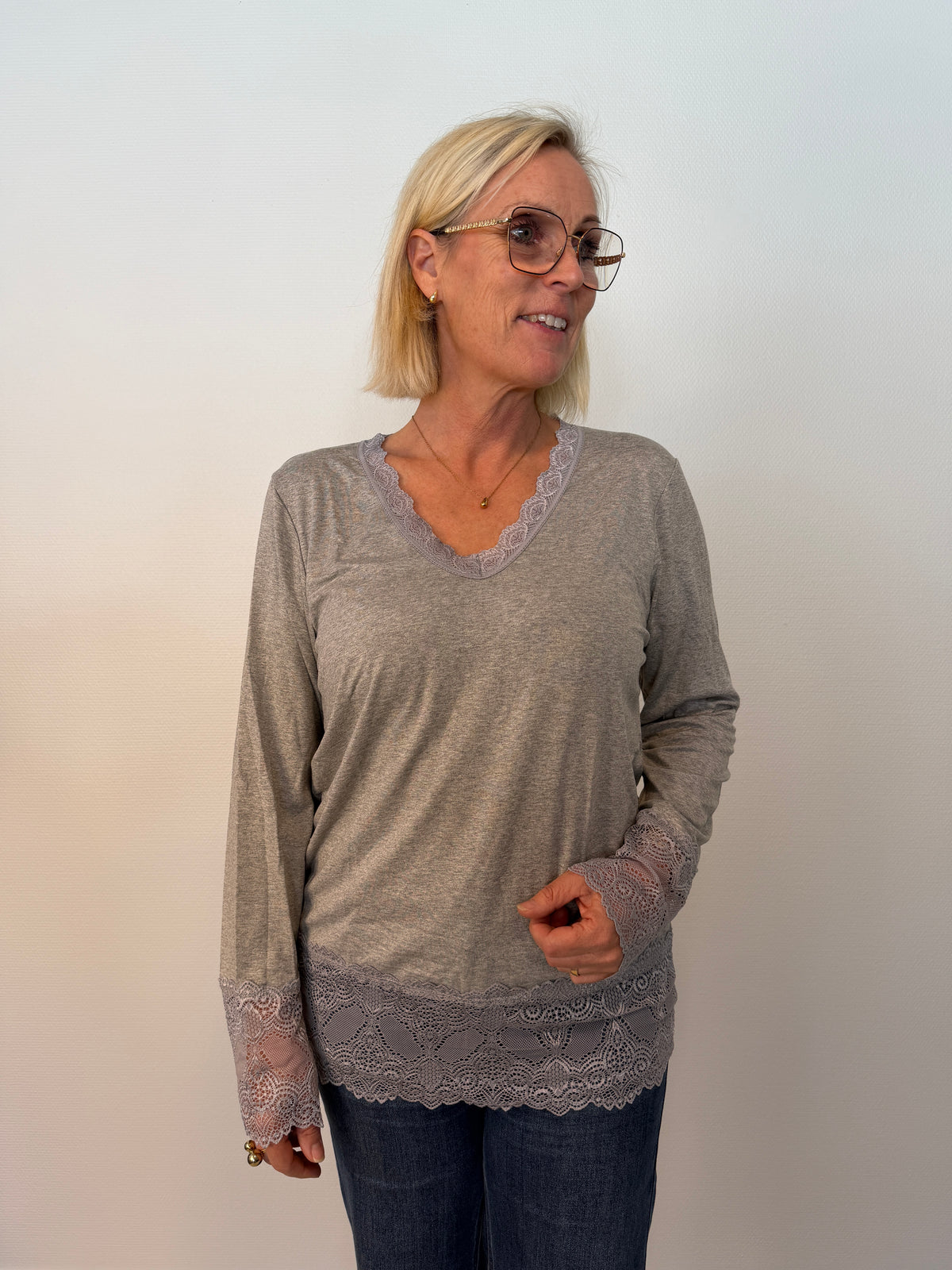 Långärmad Topp Med Spets (Grey)