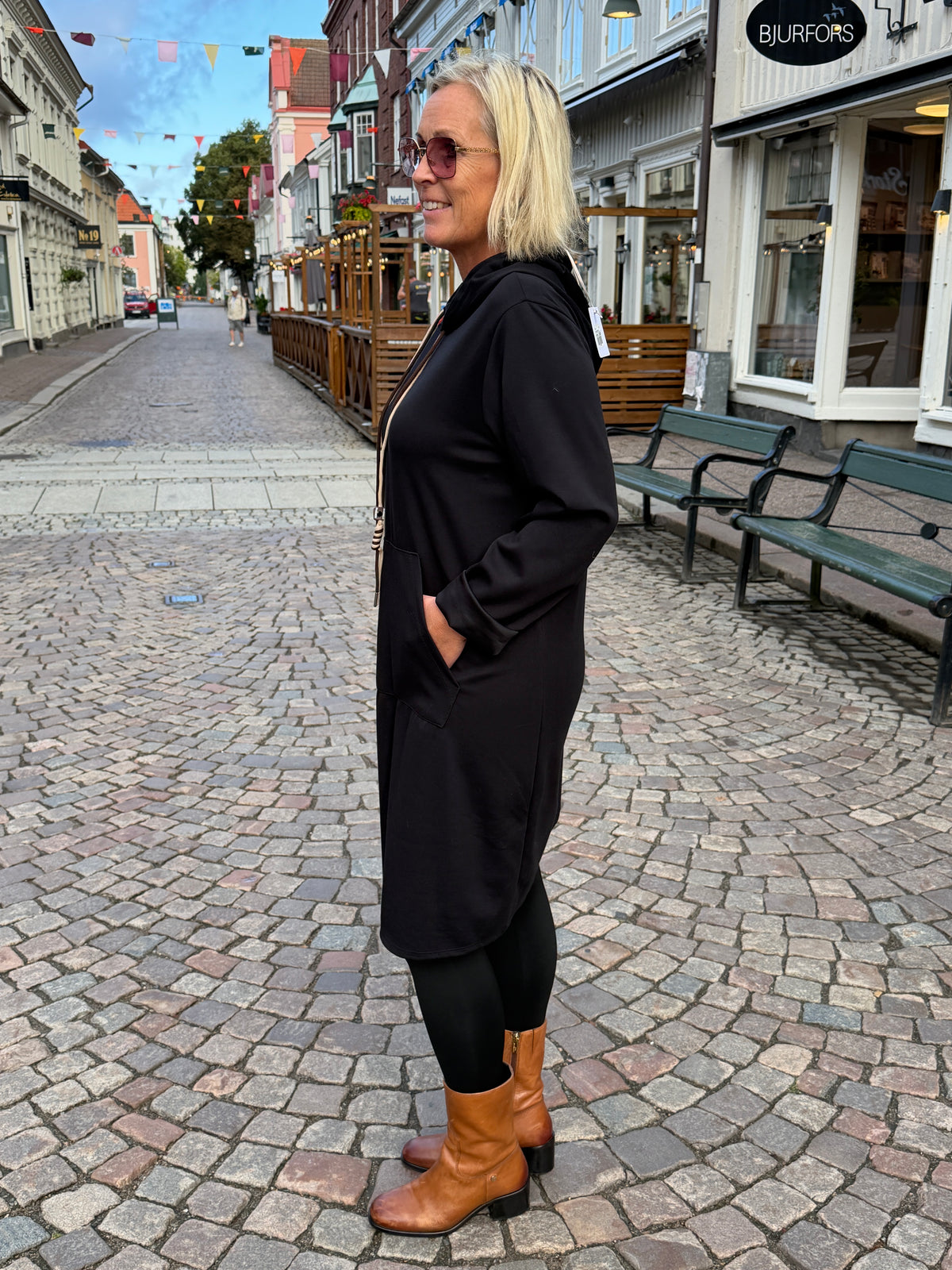Vide Hoddie Klänning (Svart)