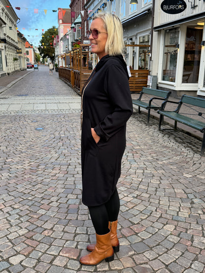 Vide Hoddie Klänning (Svart)