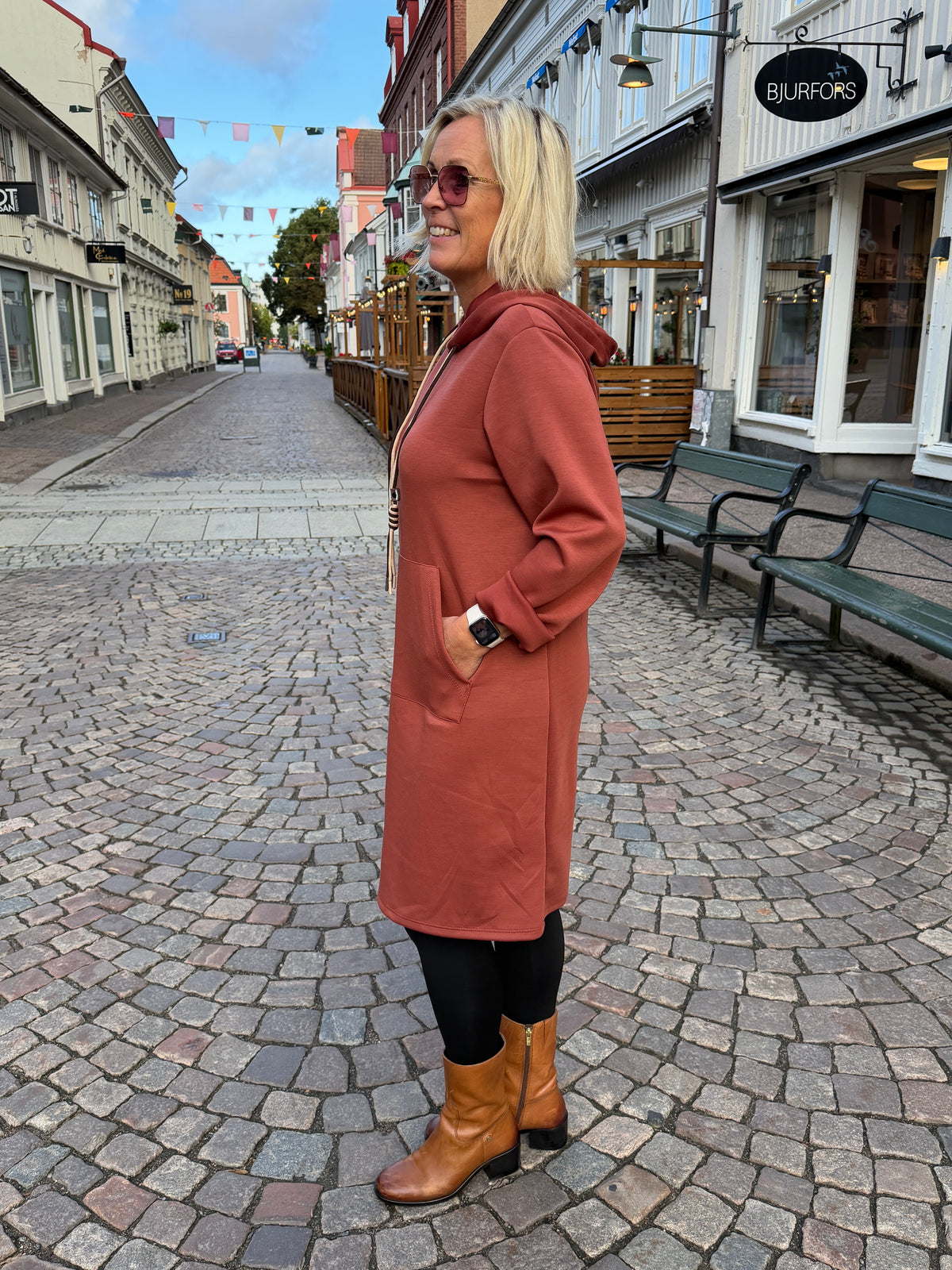 Vide Hoddie Klänning (Pada)