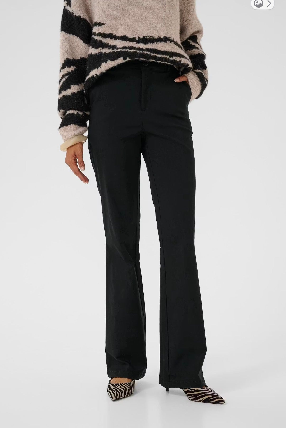 Cubengtha Long Flare Pants (Black)