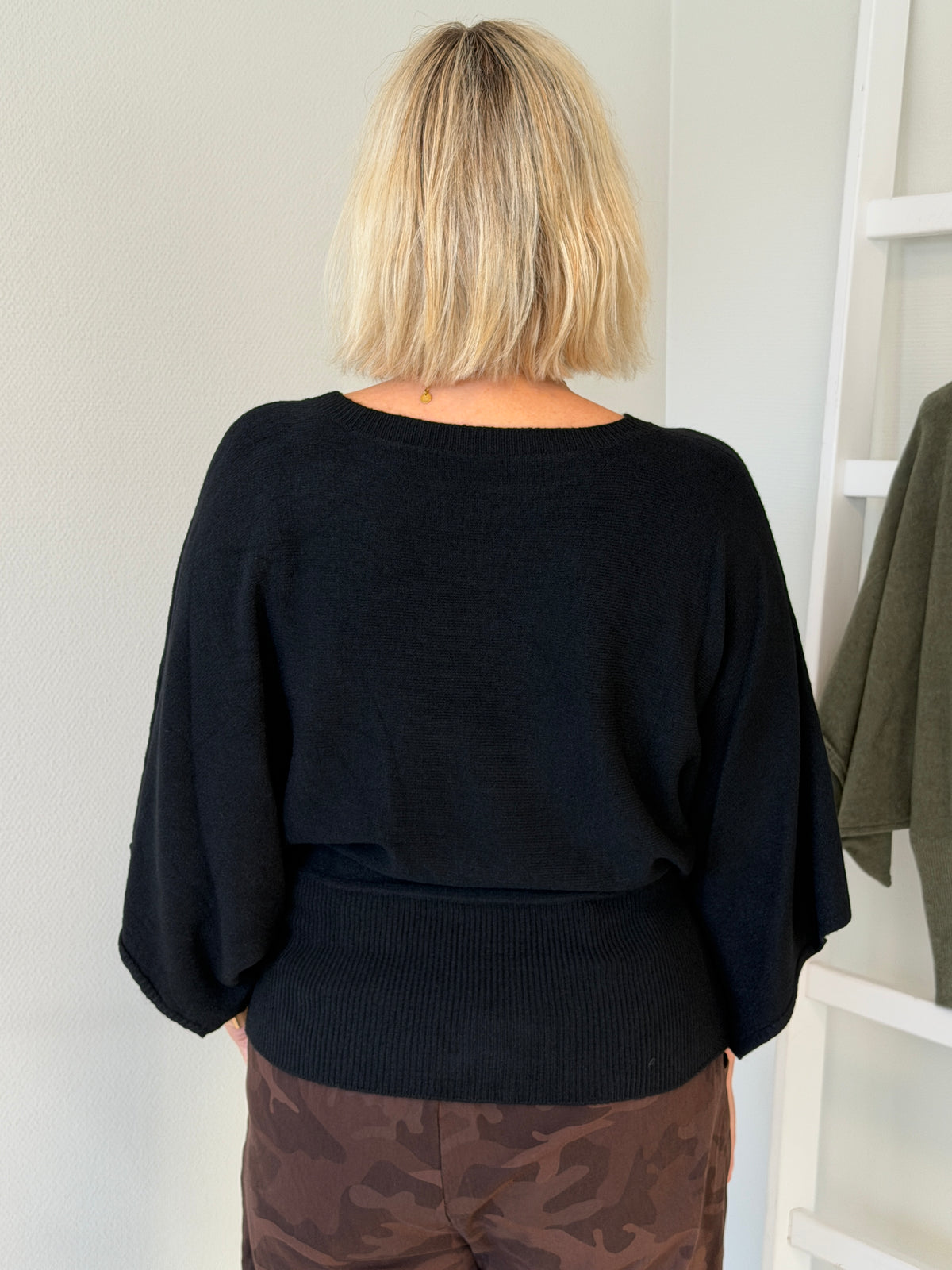 Stickad Tröja (Black)