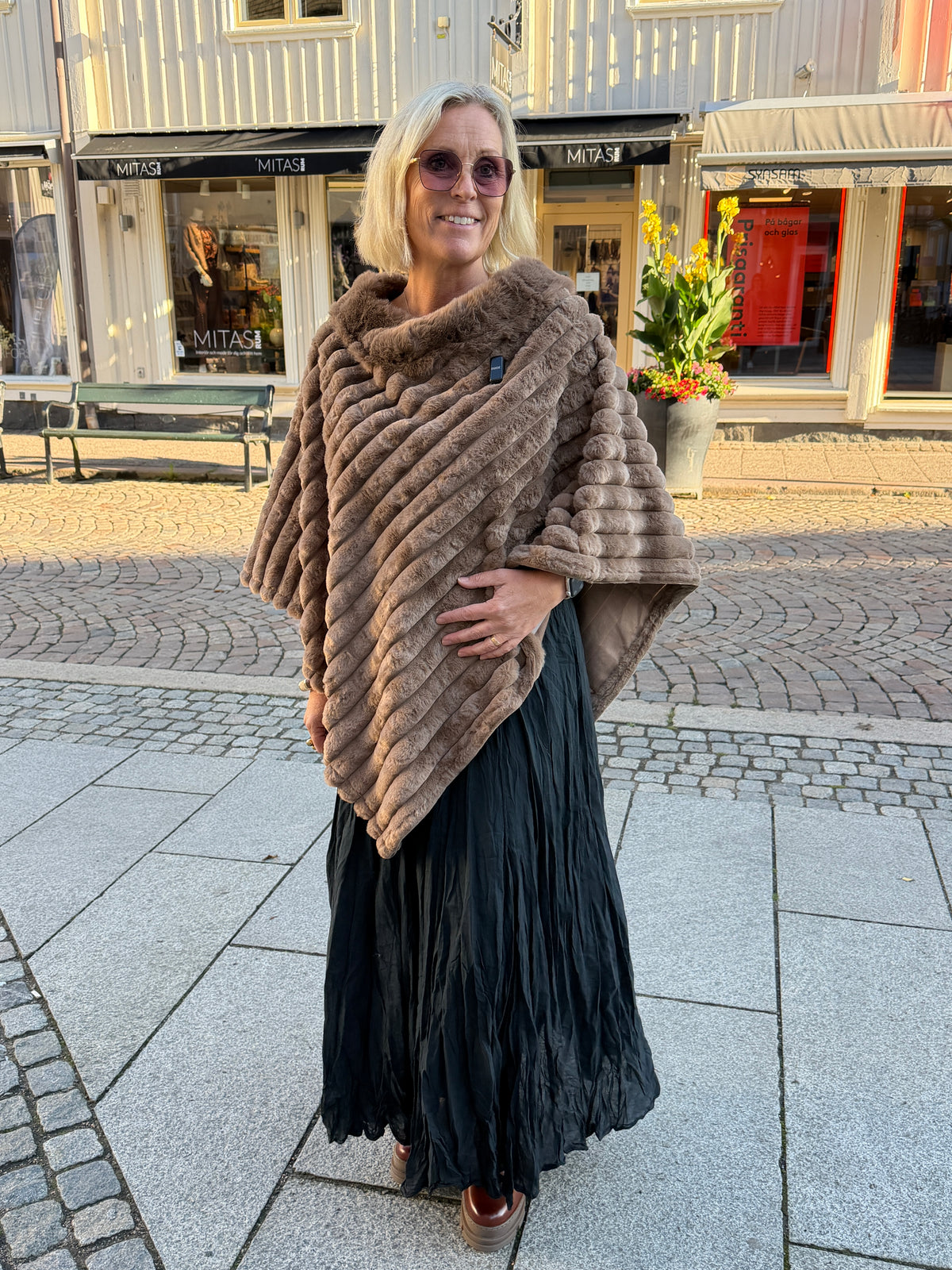 Ellie Pälsponcho (Taupe)