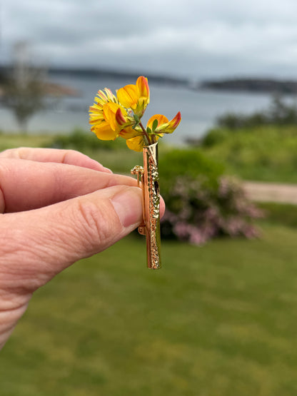 Oma Vase Brooch Gold (guld)