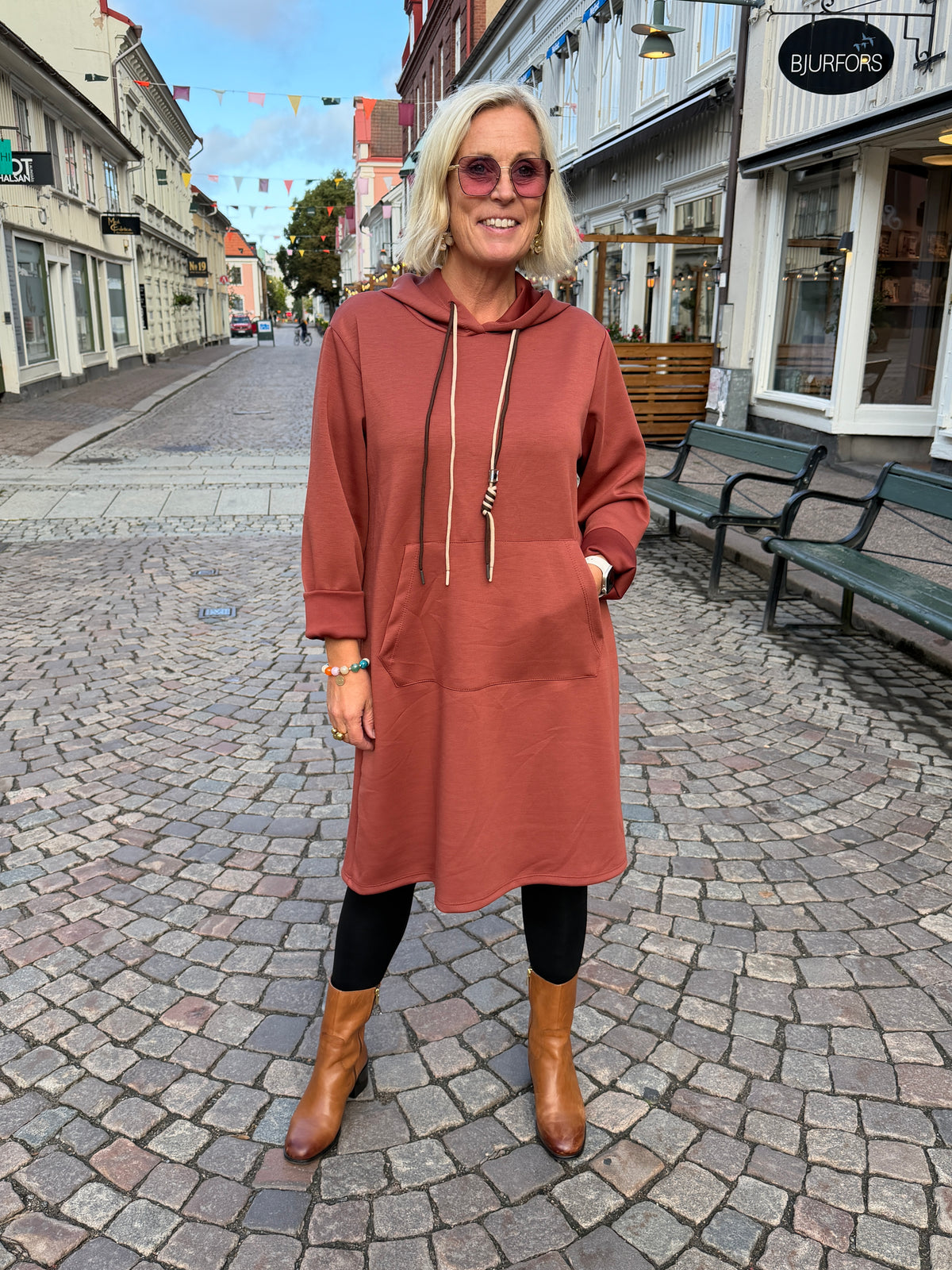 Vide Hoddie Klänning (Pada)