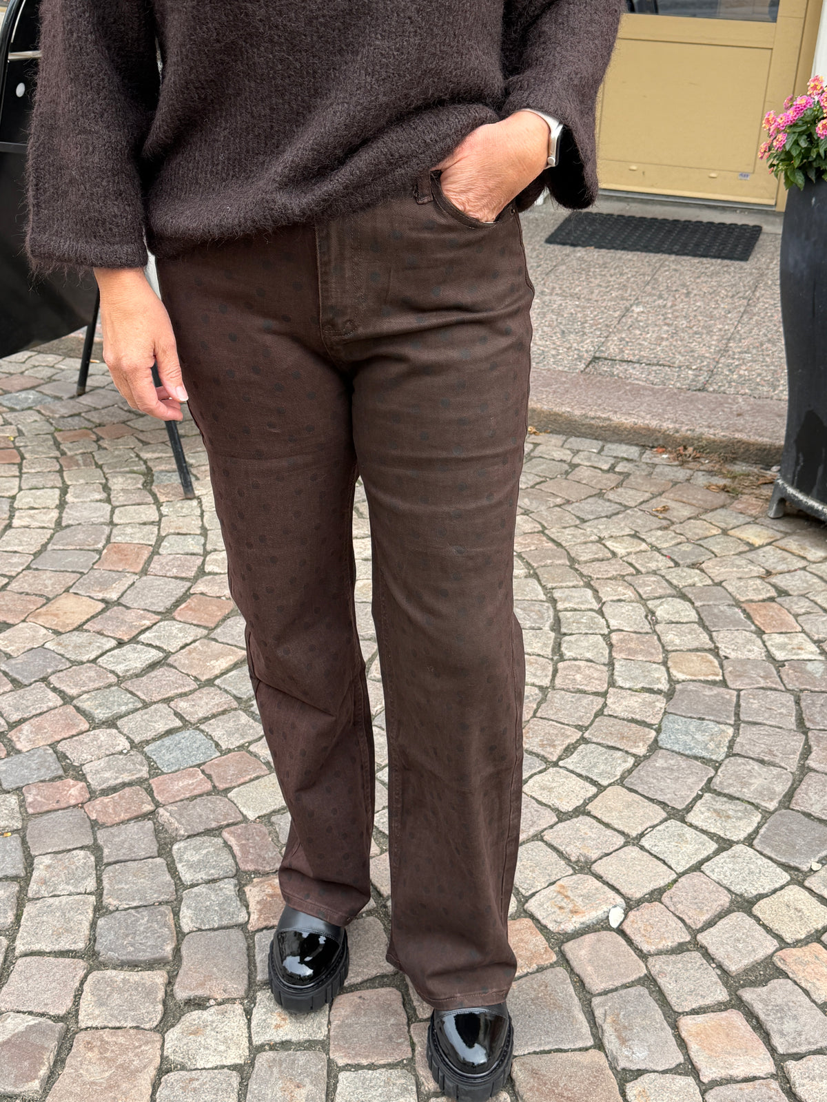 Jeans Med Prickar (Brun)
