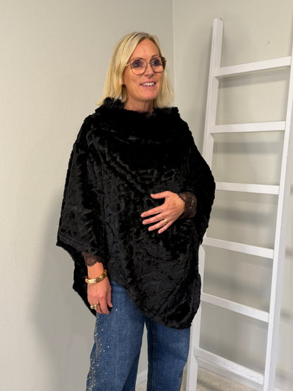 Poncho (Black)