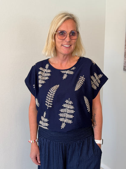 Astrid Söt Blus (Navy)
