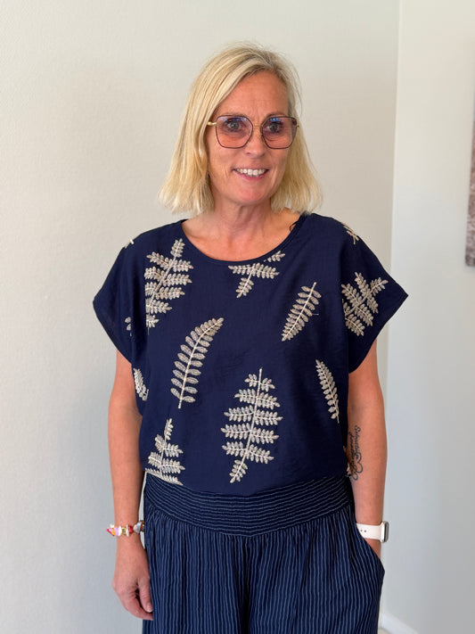 Astrid Söt Blus (Navy)