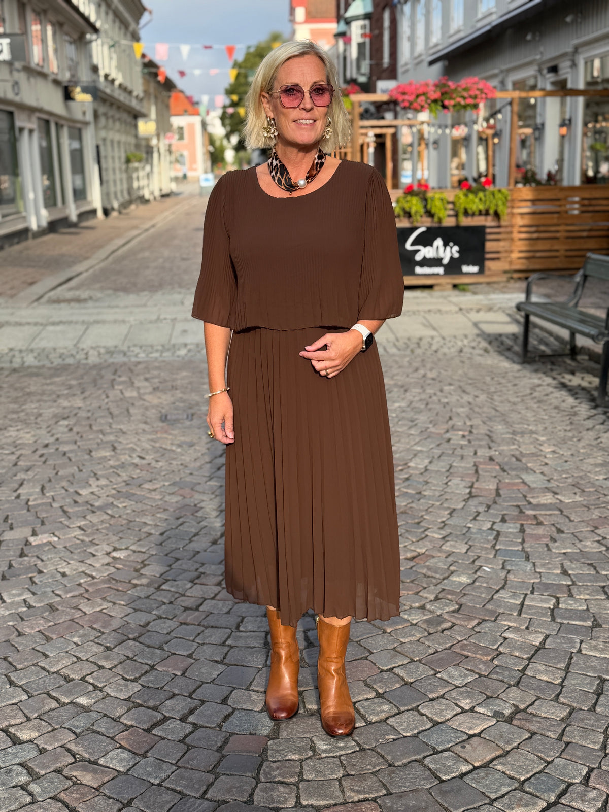 Plisserad Klänning (Choco)