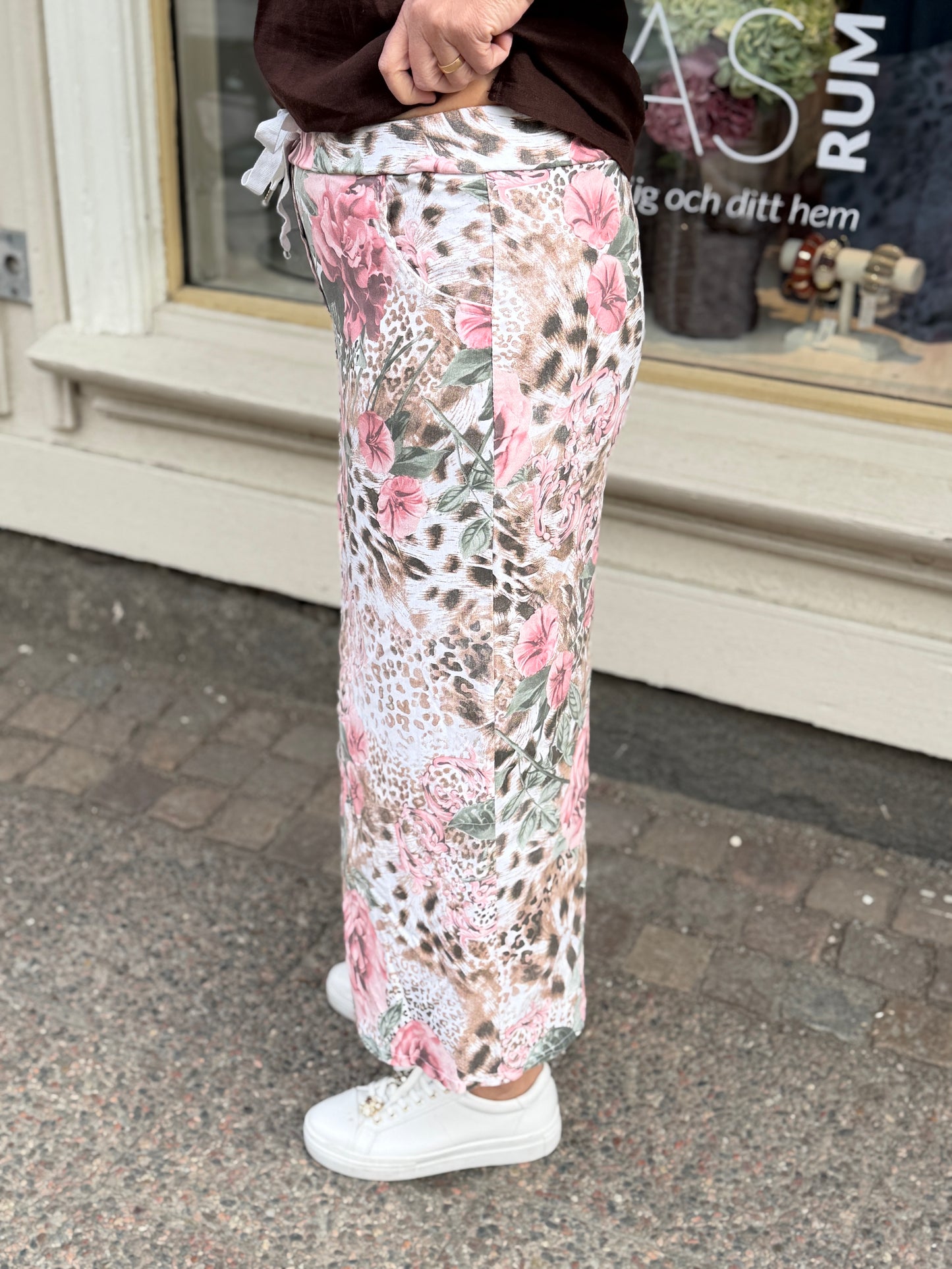 Madde Lång Mirakelkjol Leo Pion (Korall)