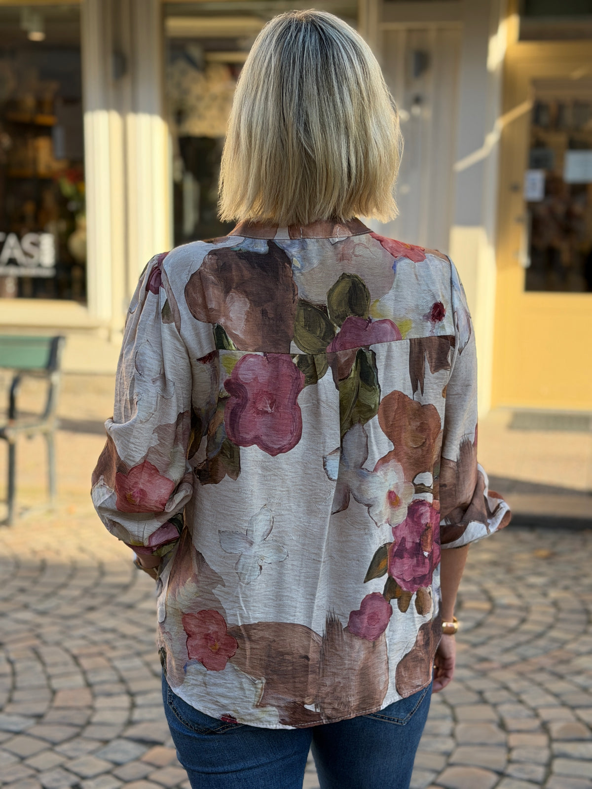 Elly Blommig Viskosblus (Beige)