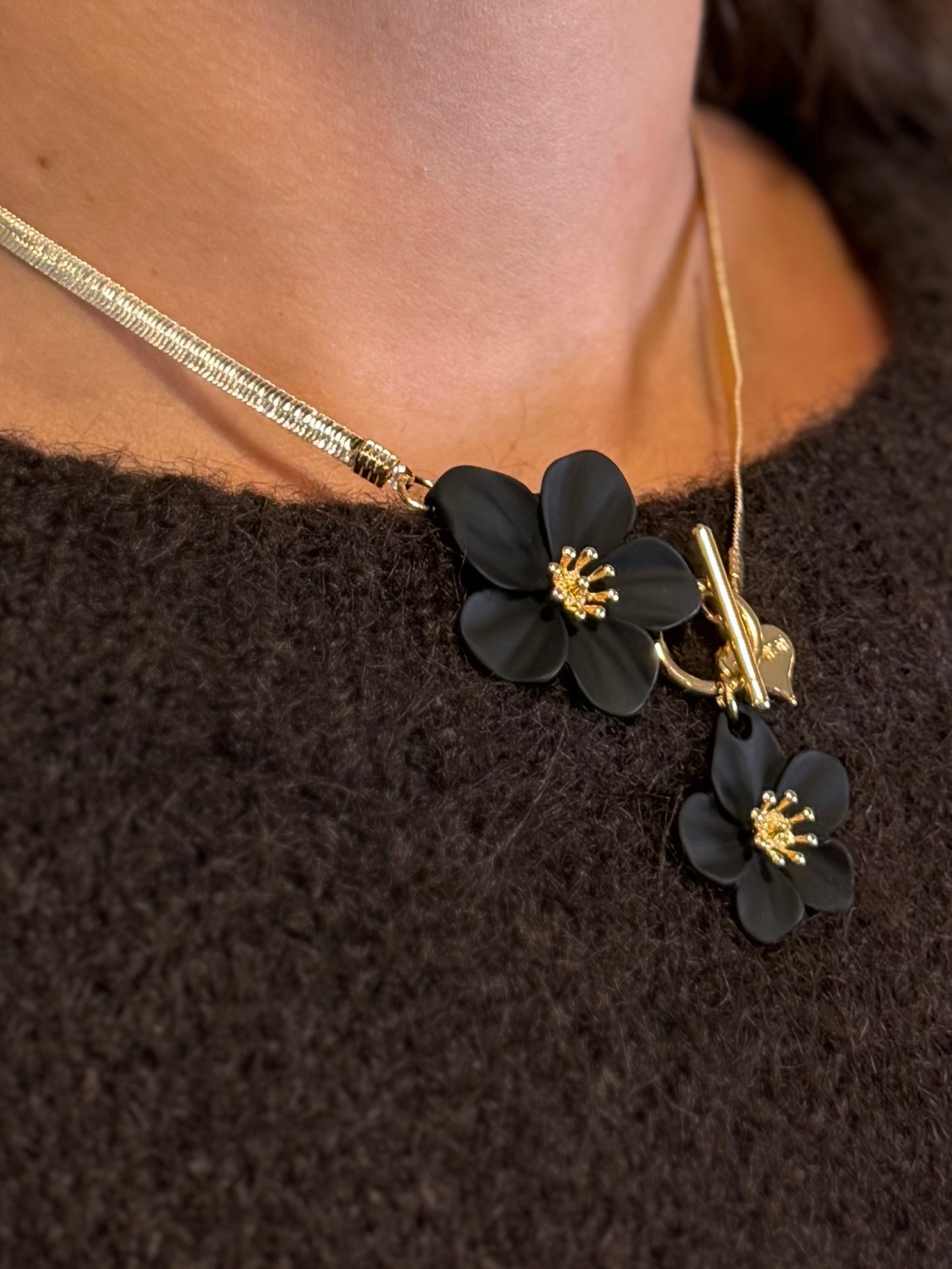 Halsband Blomma (Guld/svart)