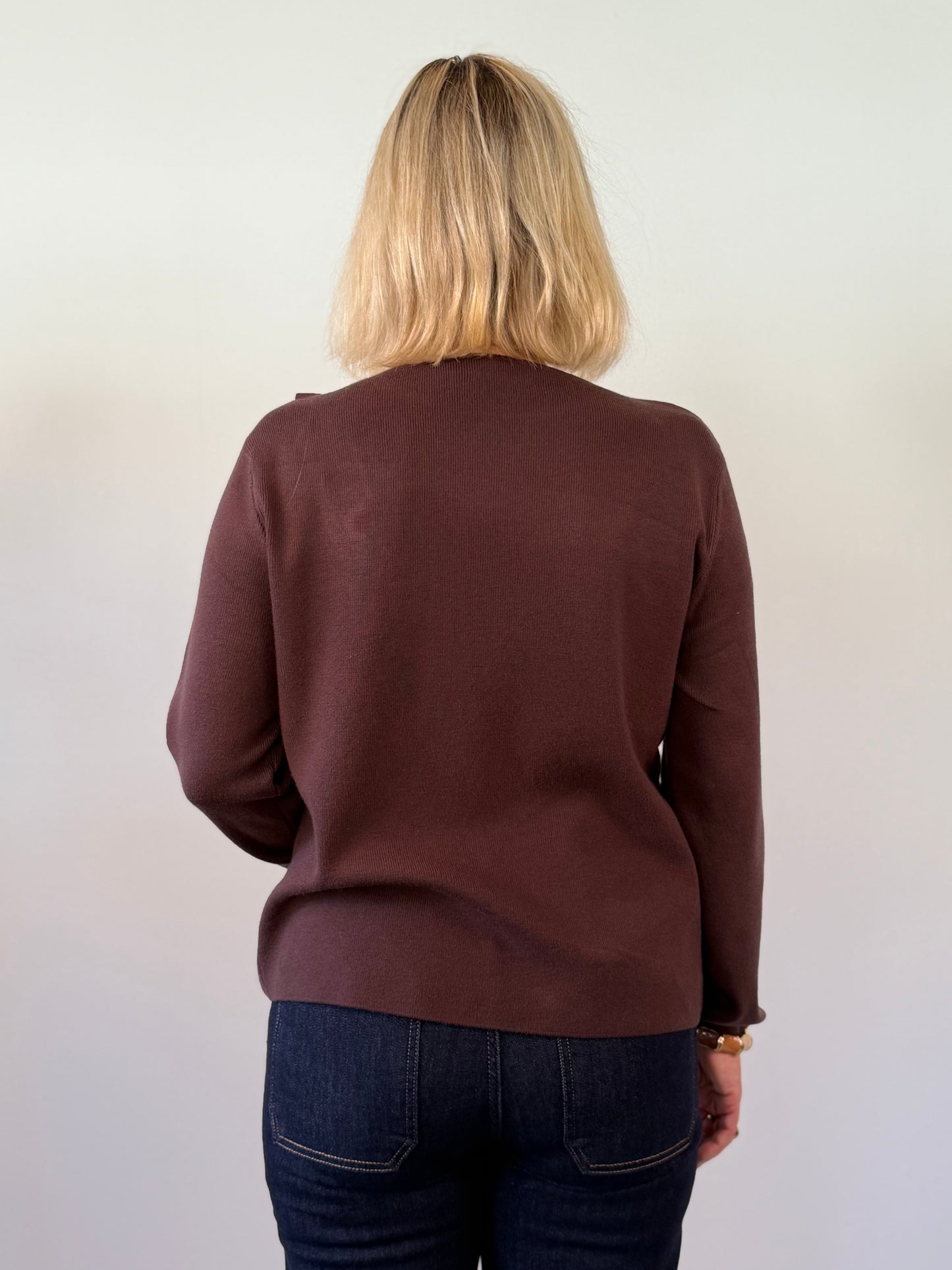 Stickad Tröja Med Guldknappar (Brun)