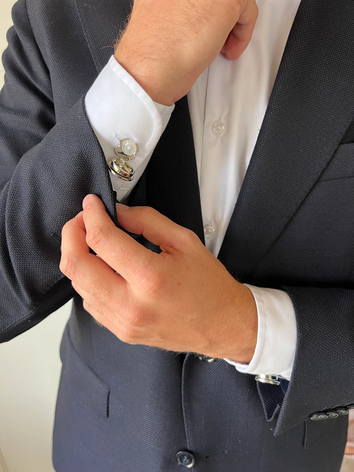Medallion Cuff Button (Silver)