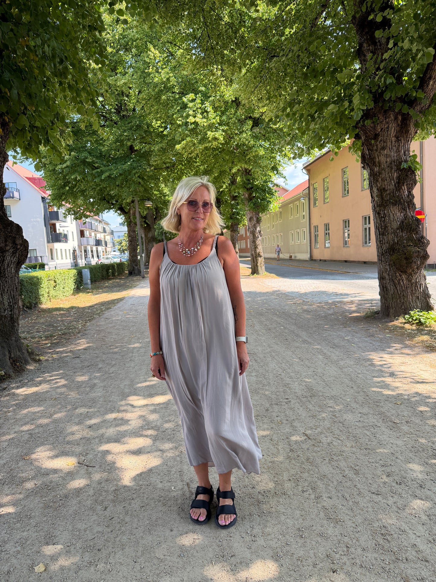 Klänning Smala Band (Taupe)