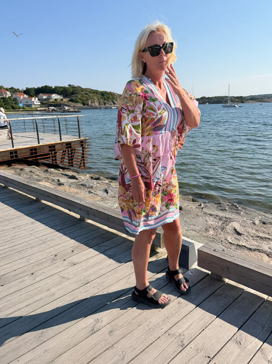 Blommig Klänning Med Snörning (Rosa)
