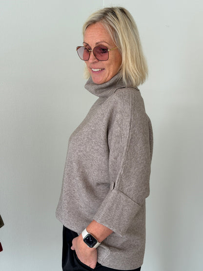 Stickad Polo (Taupe)