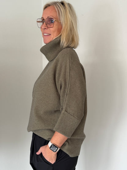 Stickad Polo (KHAKI)