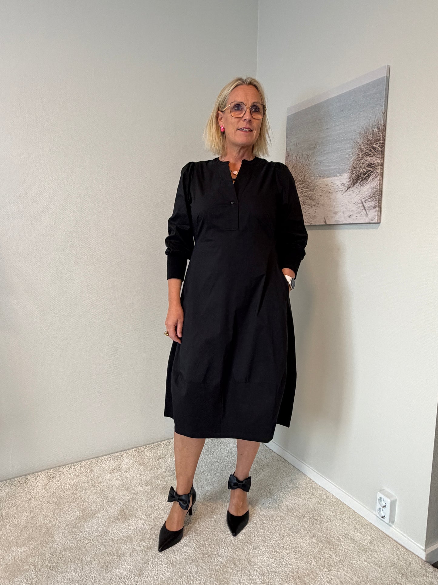Cuantoinett 3/4 Sleeve Dress (Black)
