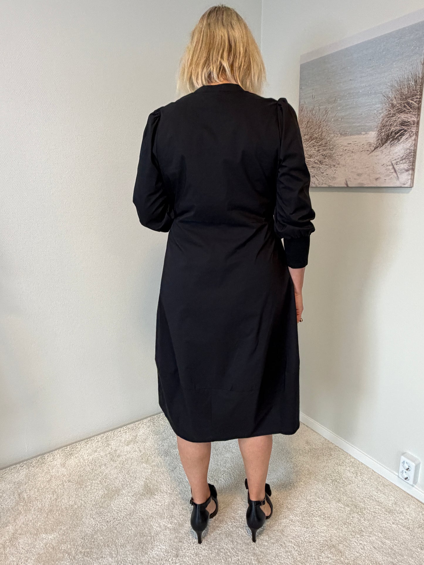 Cuantoinett 3/4 Sleeve Dress (Black)