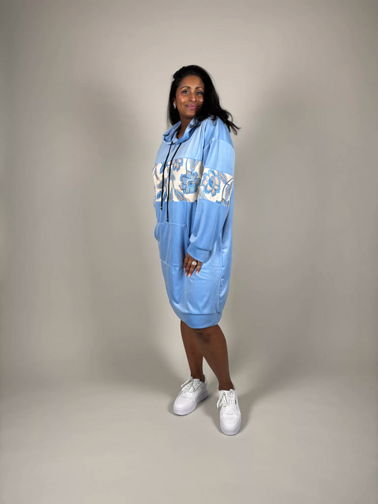 Velourklänning Med Blommor, Ficka Och Luva (Ljusblå)