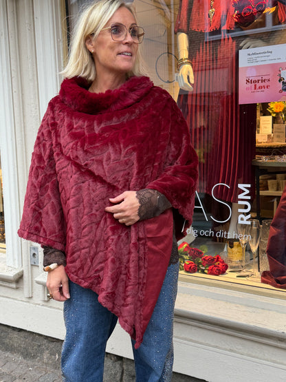 Poncho (Burgundy)