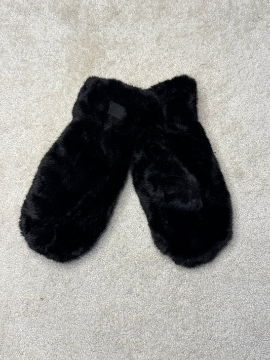 Vantar I Fuskpäls (Svart)