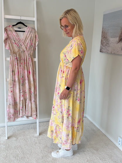 Lizette Klänning Blommig (Gul)