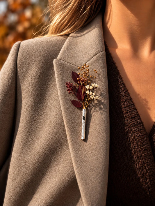 Oma Vase Brooch (Silver)