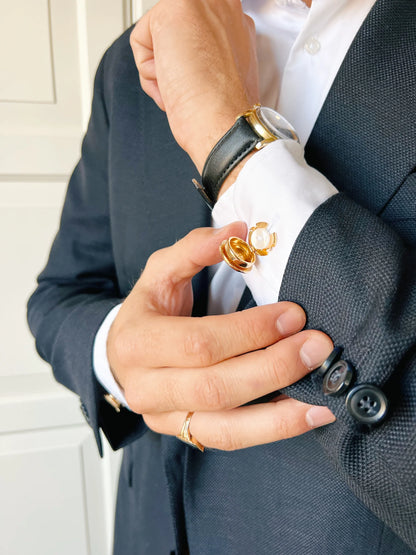 Medallion Cuff Button (Gold)